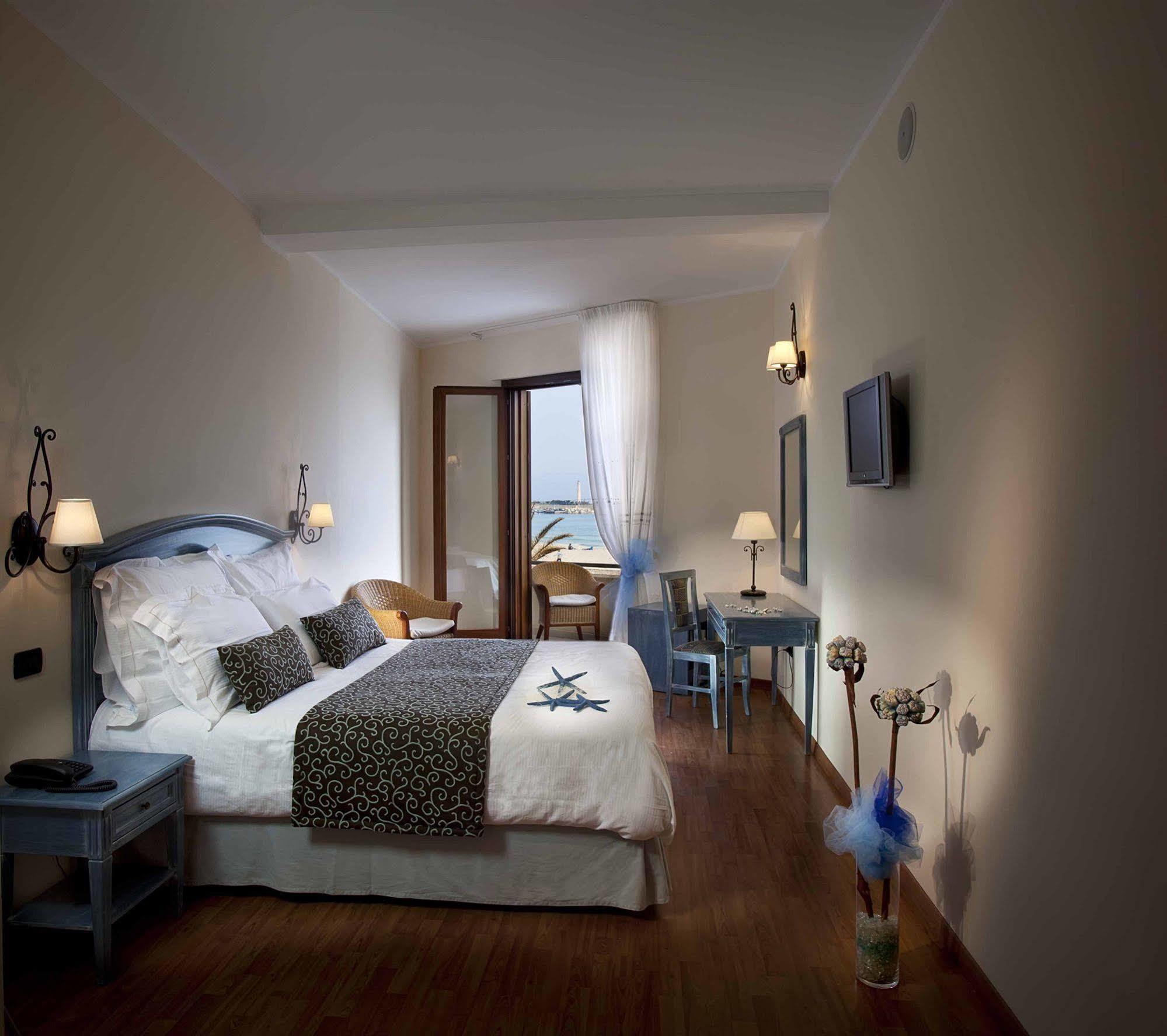 Mira Hotel 3*