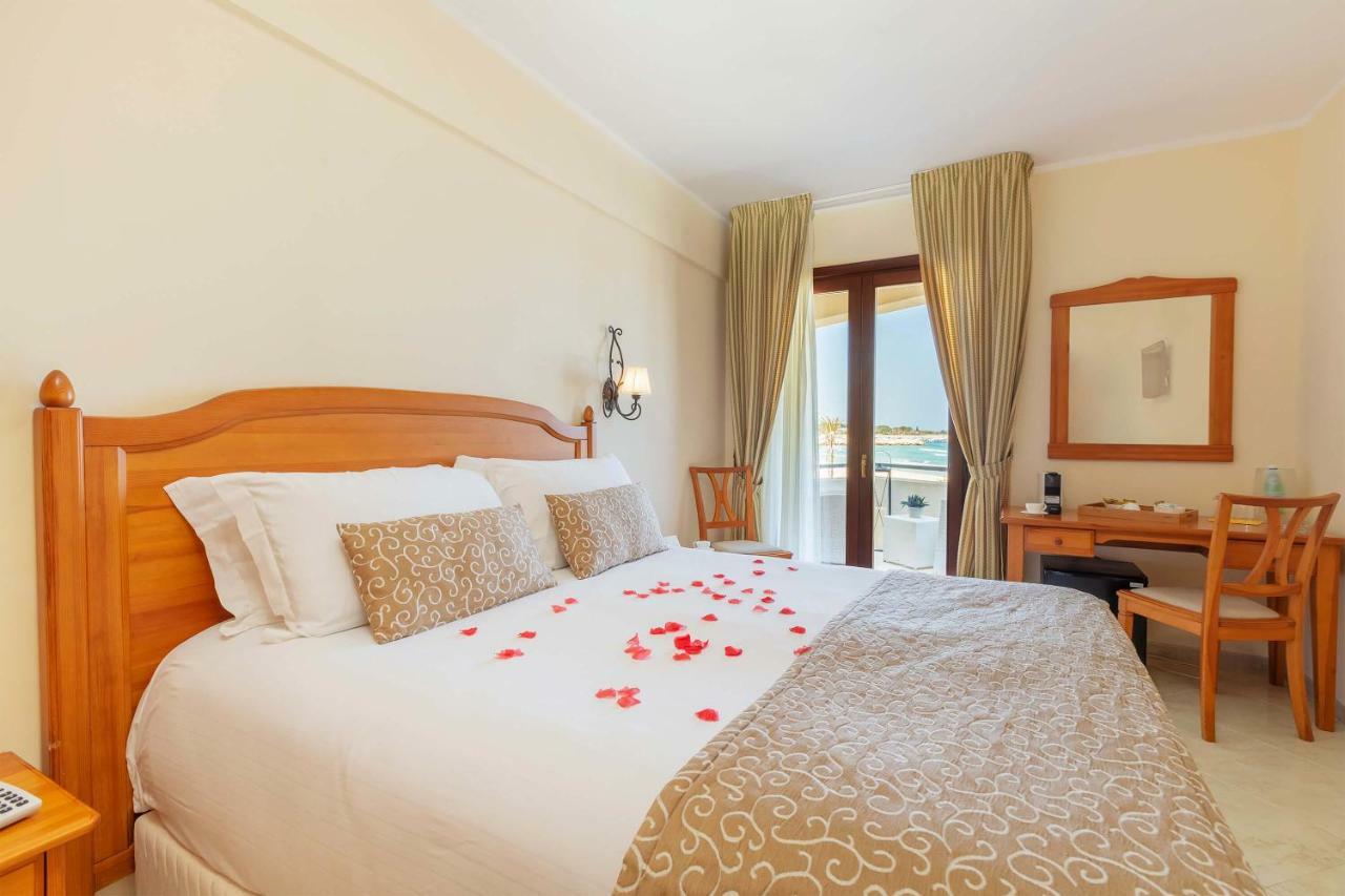 Mira Hotel